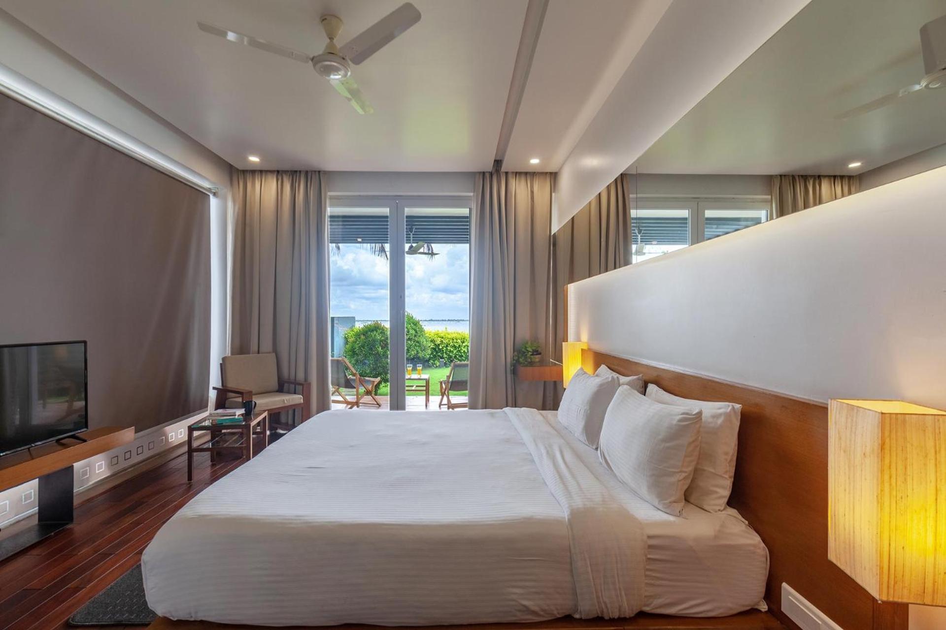 Stayvista At The Rain - River Villa With Infinity Pool Alappuzha 외부 사진